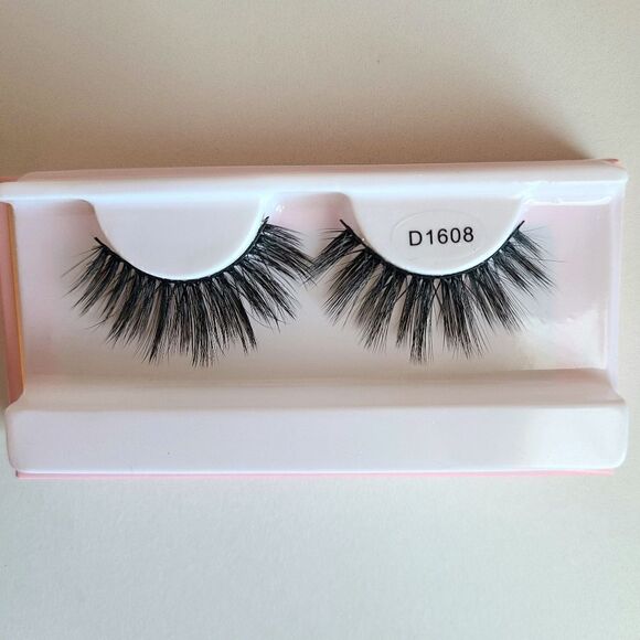 3D Mink Eyelash Extensions  - Picture 1 of 3